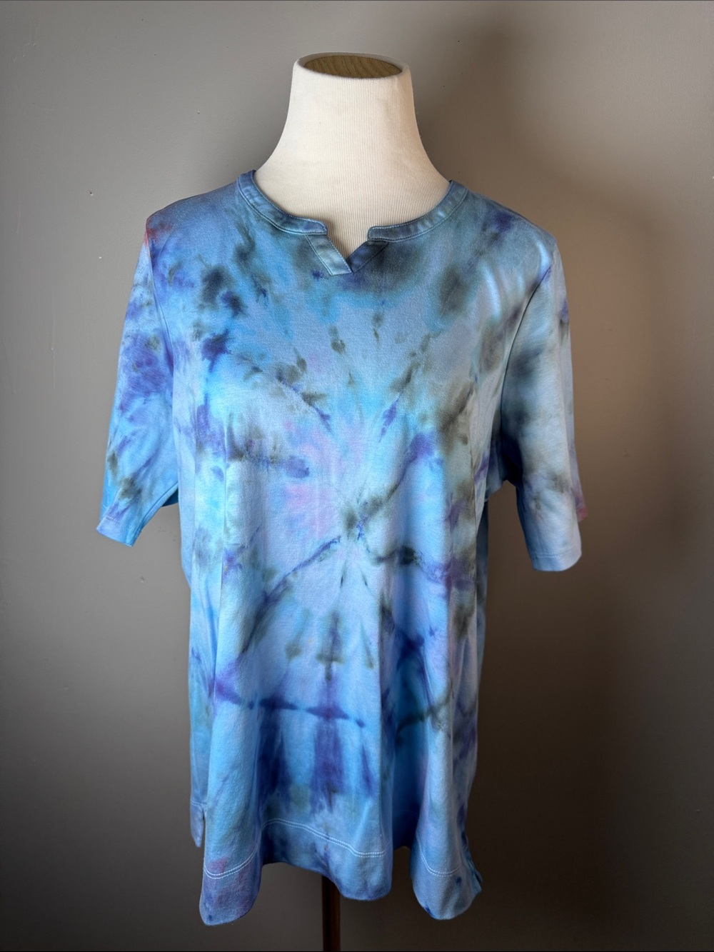 Blue Tie-Dye Short Sleeve Notch Neck Tee